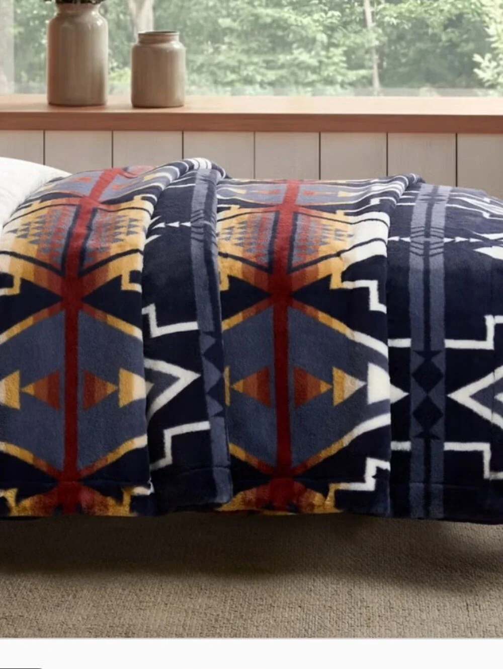 Pendleton Faux Fur Luxe Blanket, New, Arrow Flight, King